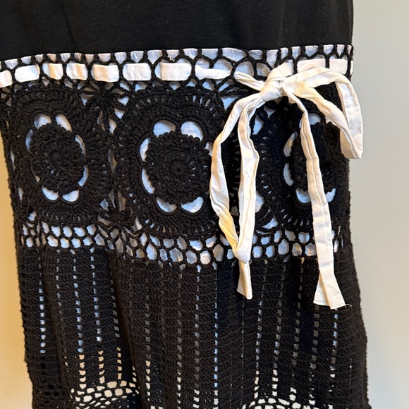 Moda International Black and White‎ crochet tank Dress - Picture 4 of 4